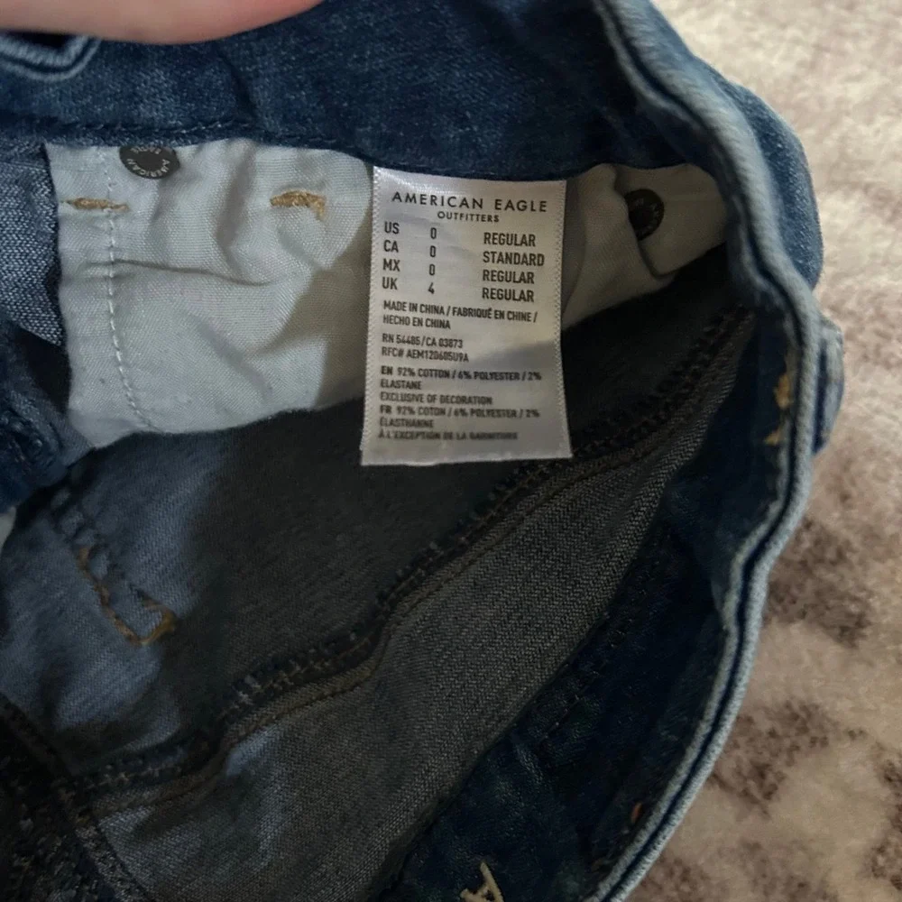 American Eagle Curvy Hi-Rise Distressed Denim‎ Mini Skirt Size 0 Super Stretch